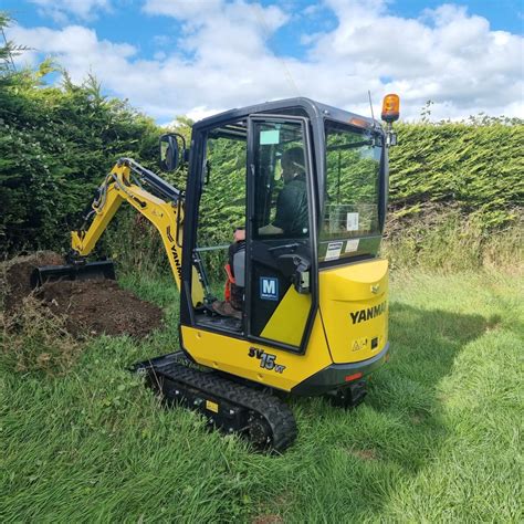 how wide is a mini digger 0.5 tonn|1.5 tonne digger hire price.